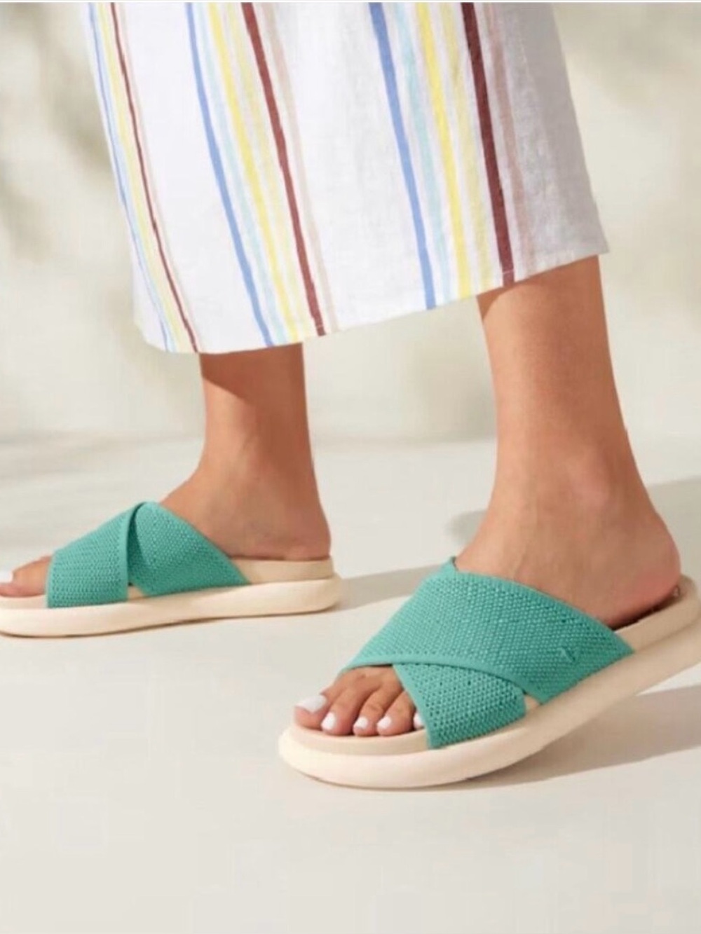 Vivaia Izzy Soft Footbed Slide Sandals Aqua Size 9-9.5 Like New!